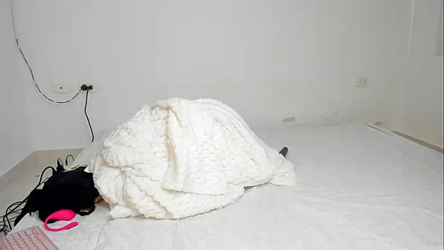 Blondylicious live webcam show