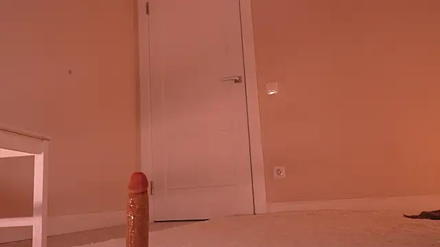 Miablueye live cam on StripChat