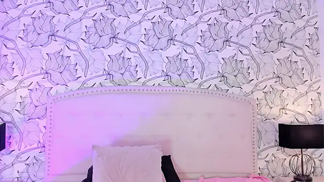 Venusandrea29 live webcam