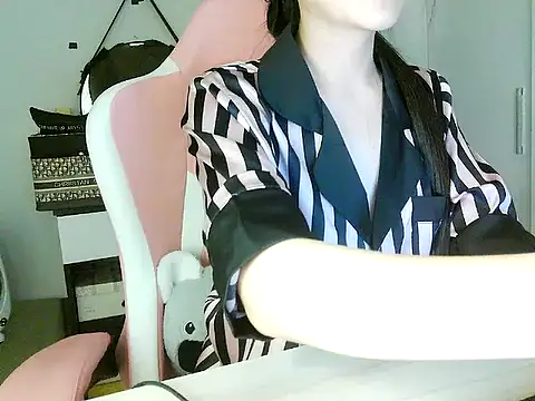 lucienguyen live webcam show