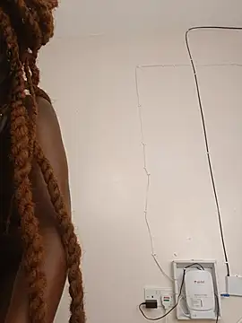Black_prettty live webcam show