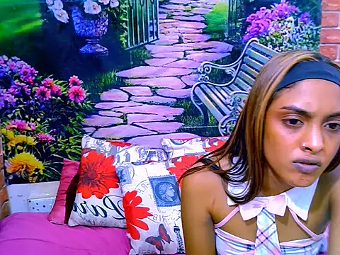 IndianPretty14u2Luv webcam