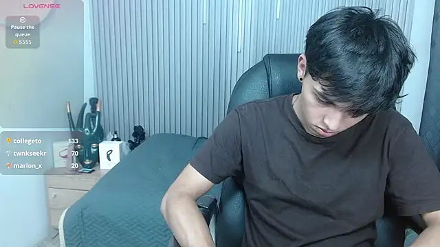 StiwenTwink live cam on StripChat