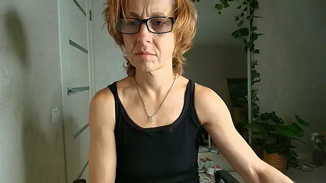 LioraWeiss live webcam show