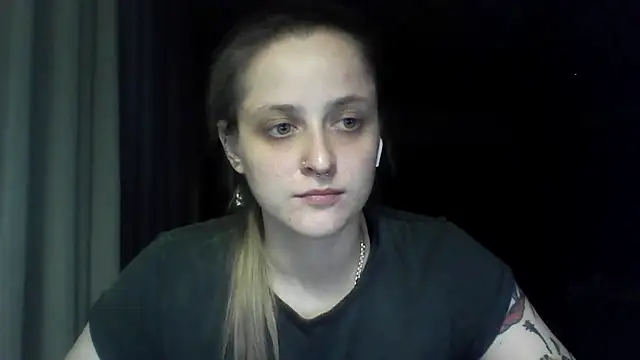 LeaWetGirl webcam