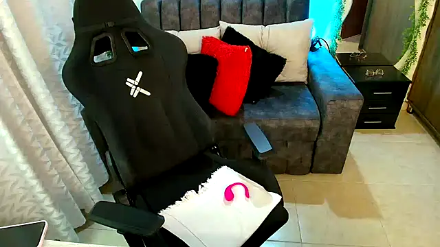 LUCYMILF_SEXY webcam