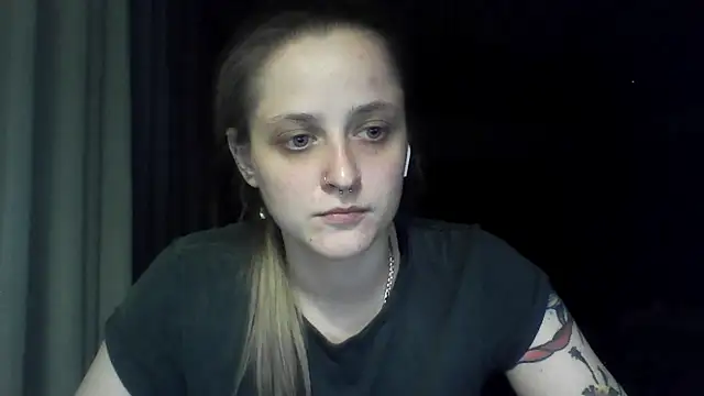 LeaWetGirl webcam