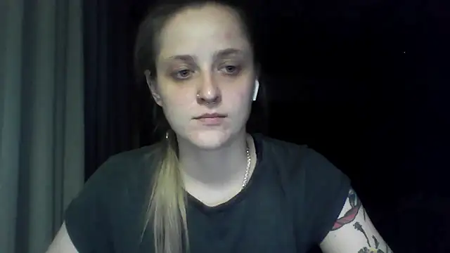 LeaWetGirl webcam