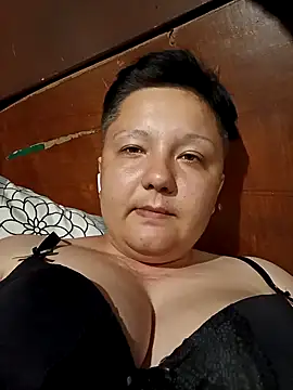 Tina_Mirabella live cam on StripChat