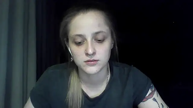 LeaWetGirl webcam