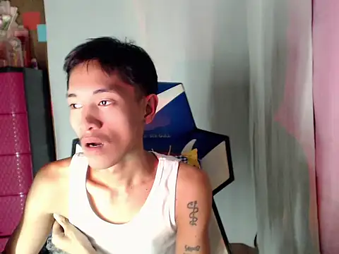 riks_tyler (Ask my age) - reach my goals to get me naked and cum