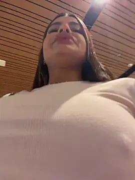 Irina_Velvett webcam