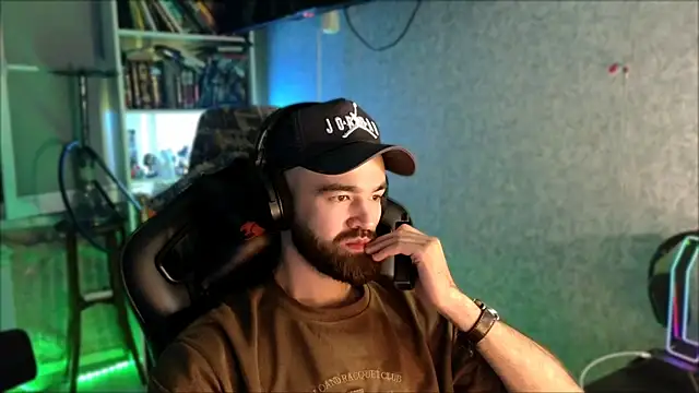 _Serious_Man webcam