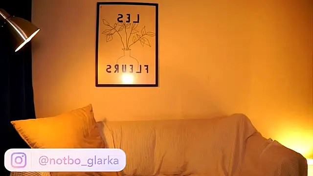 BBoglarka live webcam show
