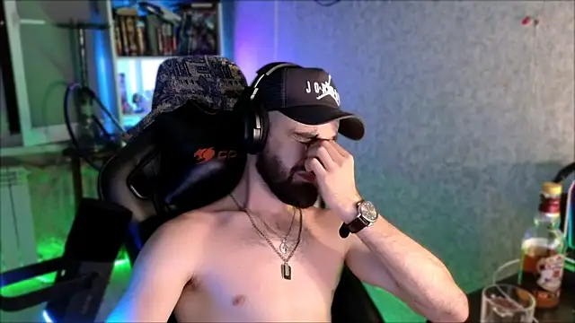 _Serious_Man webcam