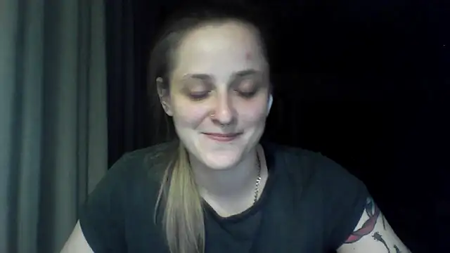 LeaWetGirl webcam