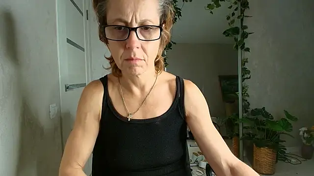 LioraWeiss live webcam show