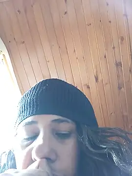 Ivon_C live webcam show