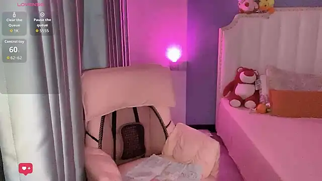 Luna-666 live webcam show
