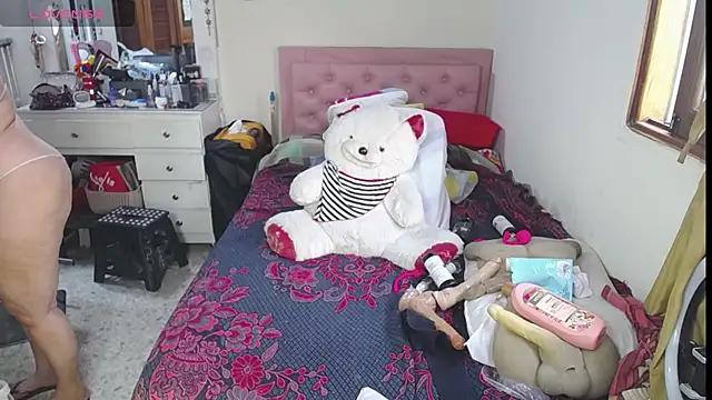 lucy_belle_bm webcam