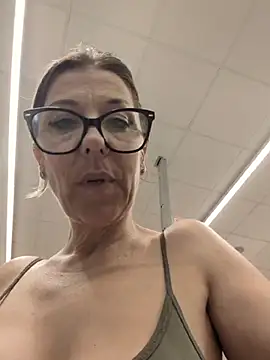 nikytax (F milf) - Mature, passionate, and daring woman, sh