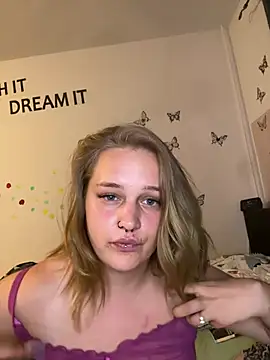Laylaa_Rose live cam on StripChat