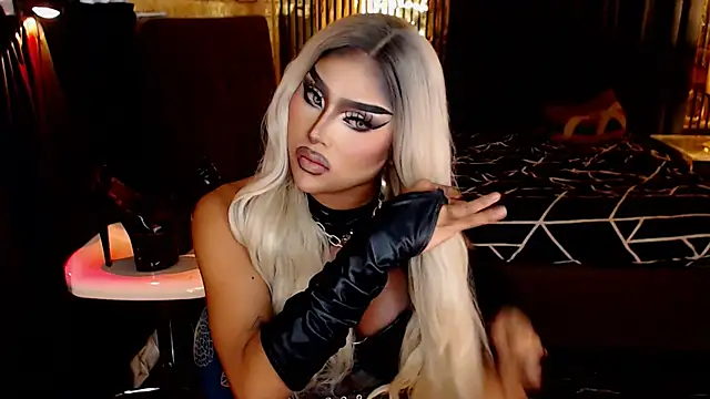 MassiveCockTrans webcam