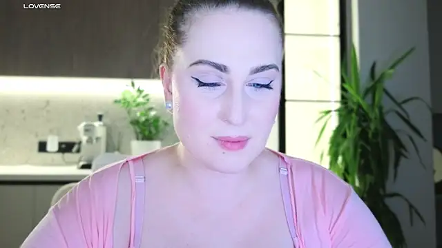 Miss_Magic_Eyes_ live cam on StripChat