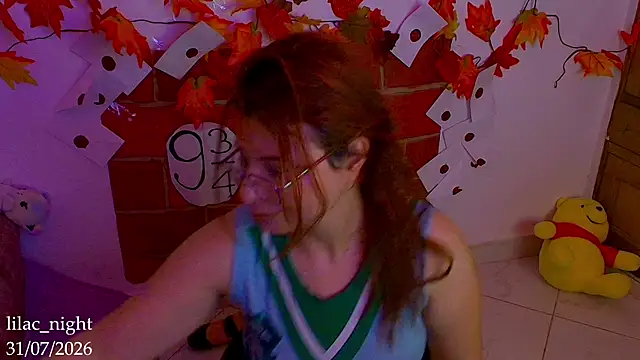 lilac_night33 live cam on StripChat