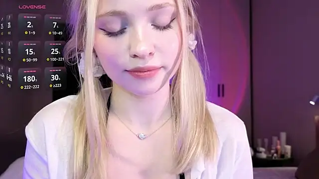 Luni_Lu live webcam show