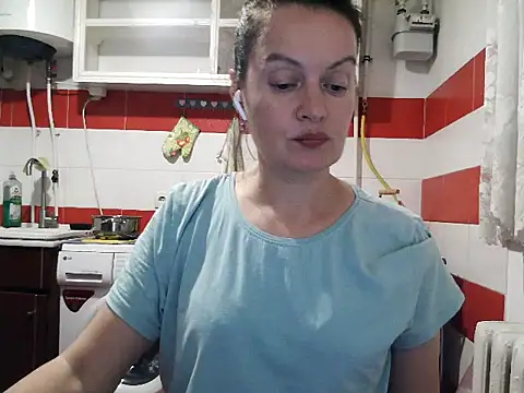 LoveNBloom webcam