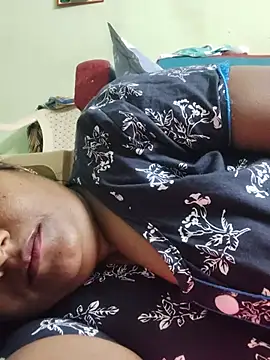 yamini1431 live webcam show
