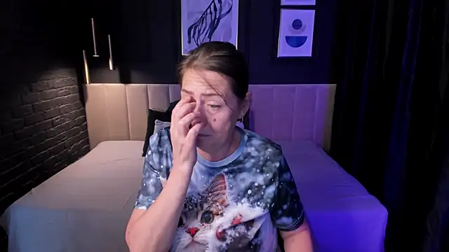 LindaPassionate live webcam show