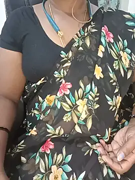 tamil-hotwife (F milf) - Ass show