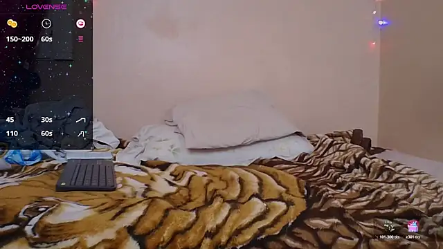 imsohornydacom live webcam show