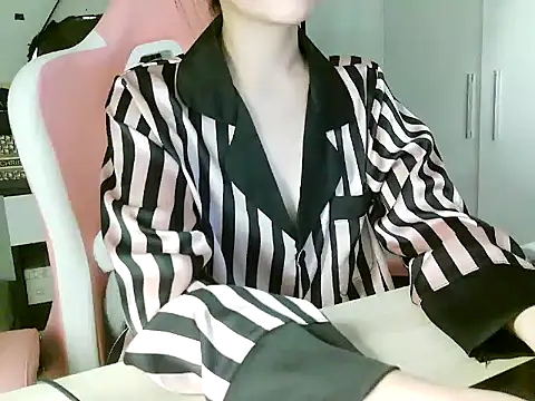 lucienguyen live webcam show