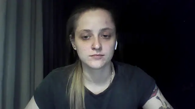 LeaWetGirl webcam