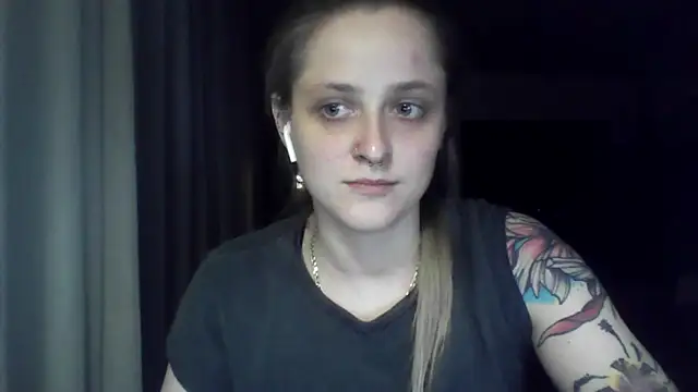 LeaWetGirl webcam