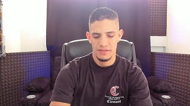 jhonnysnow17 - Jhonnysnow17's free webcam - UK Sex Cams