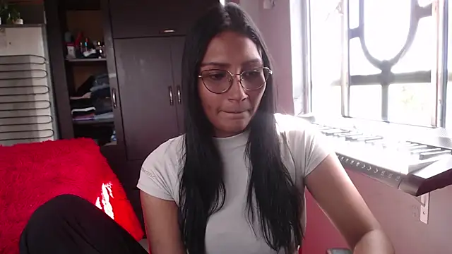 leah-666 webcam