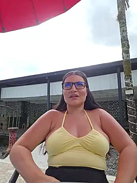 Pretty_Julieta webcam