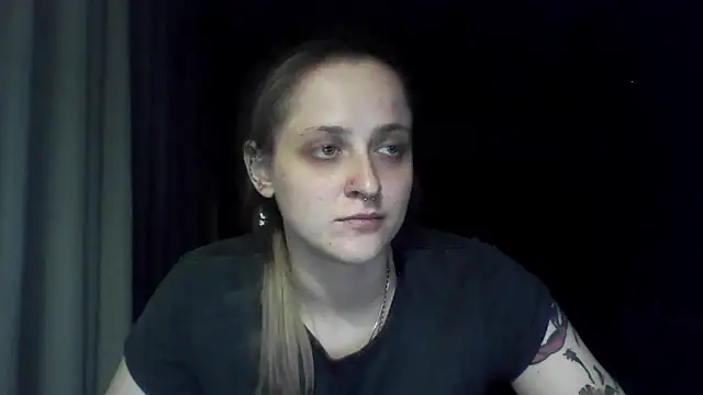 LeaWetGirl webcam