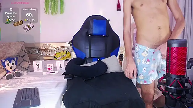 huge_armound webcam