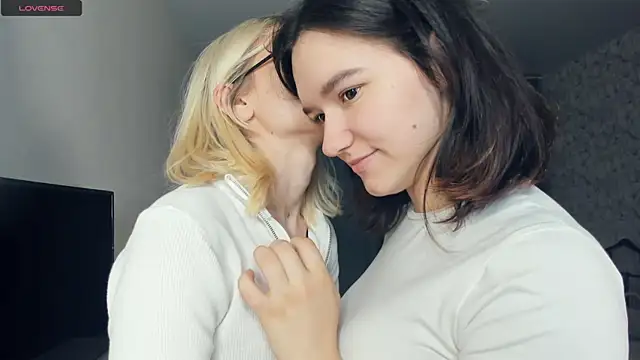 KarinStfleur live webcam show