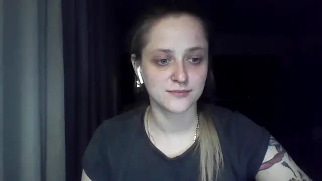 LeaWetGirl webcam