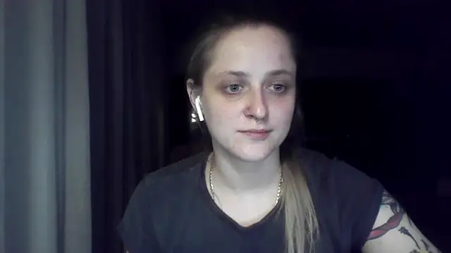 LeaWetGirl webcam