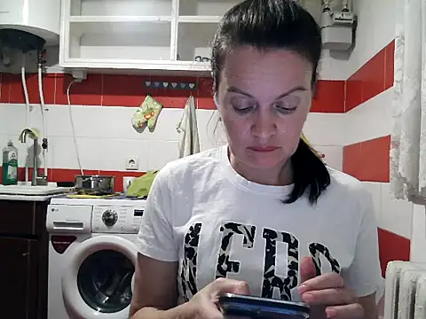 LoveNBloom live webcam