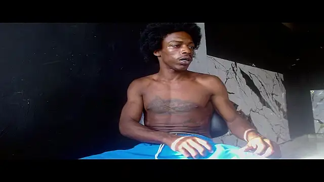 Larry-n-clouds webcam