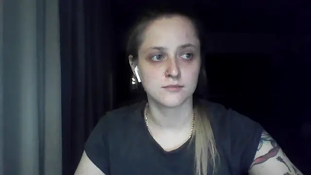 LeaWetGirl webcam