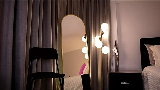 Miya_Nika webcam